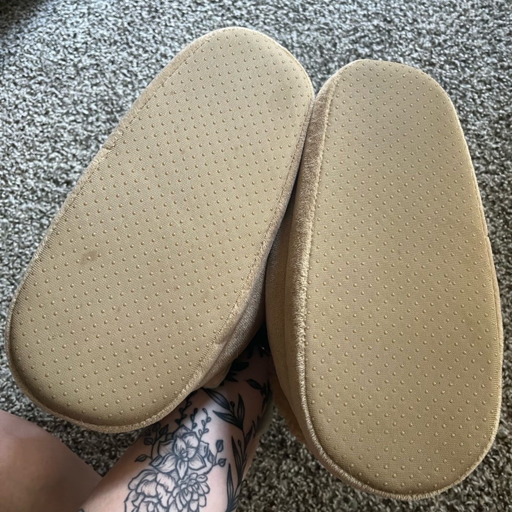 LAST CHANCE American Eagle baby yoda Grogu slippers - Picture 5 of 5